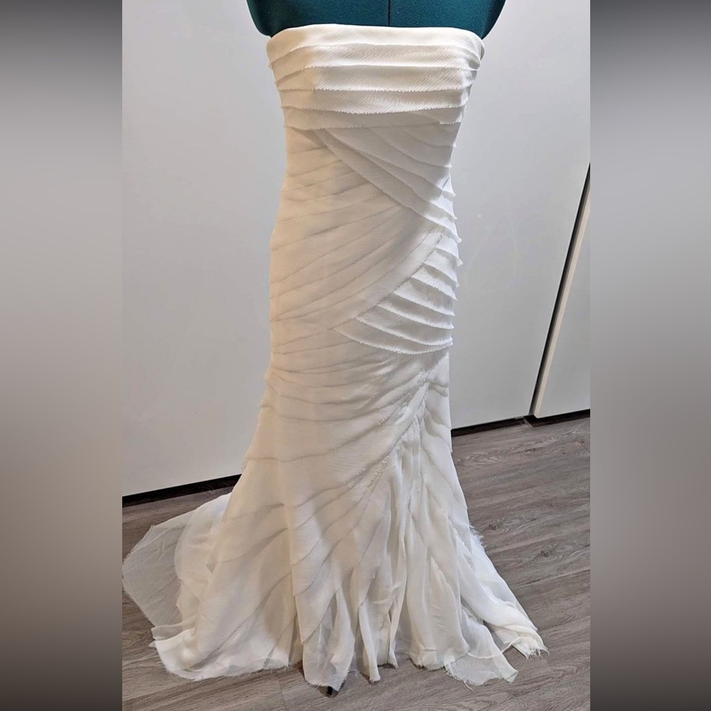 Vera Wang Wedding Dress STUNNING
